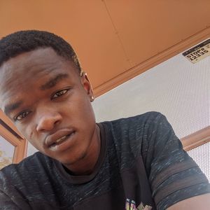 Meet your Posher, Devonte